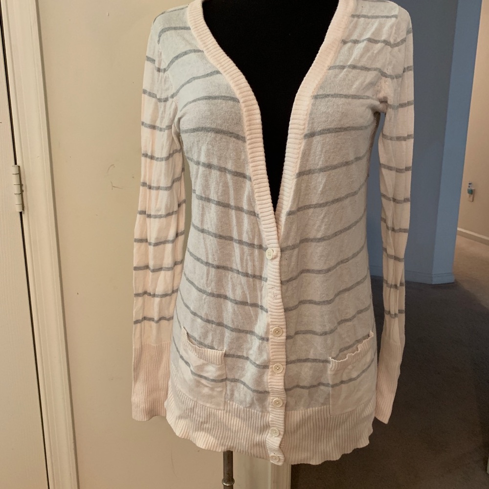 Great ivory stripped cardigan